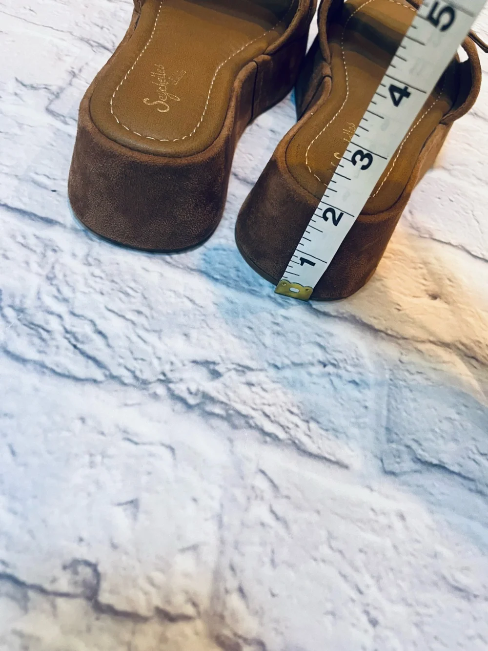 Seychelles camel Tan brown Suede gold Buckle Slide Sandals women’s 9